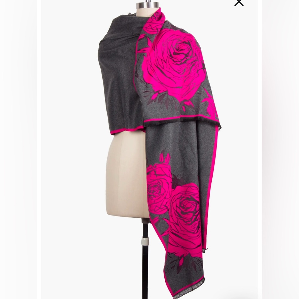 NWT Saachi reversible wrap scarf